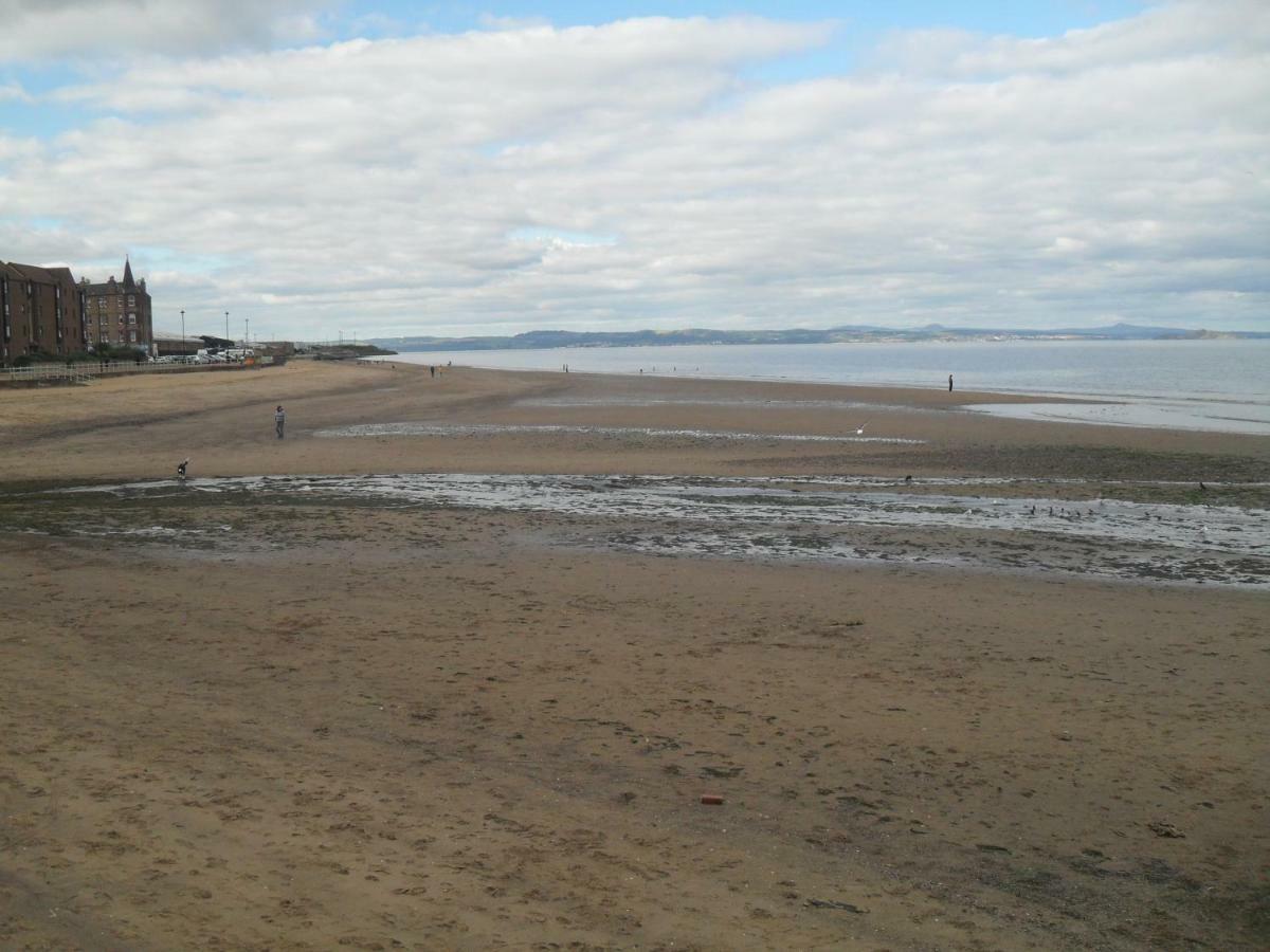 Edinburgh Beach View Apartment Экстерьер фото